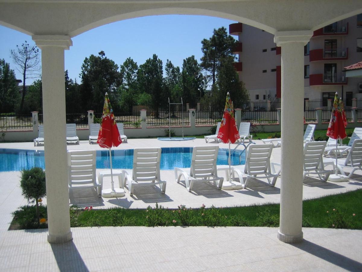 Chateau Del Mar Holiday Apartments Sunny Beach Exterior photo