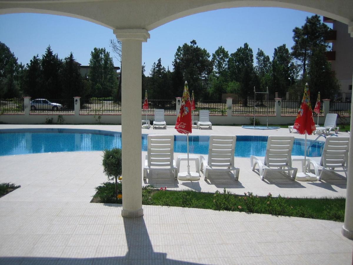 Chateau Del Mar Holiday Apartments Sunny Beach Exterior photo