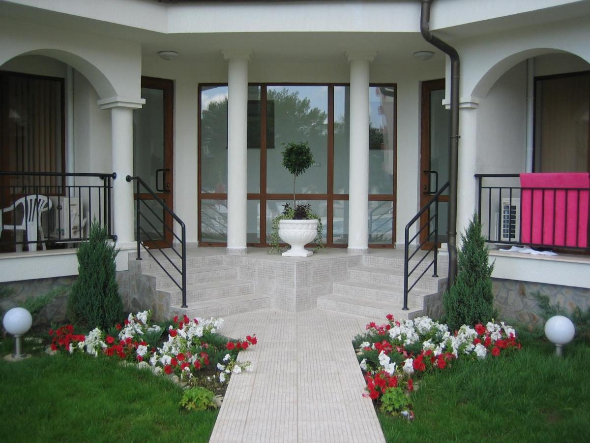 Chateau Del Mar Holiday Apartments Sunny Beach Exterior photo