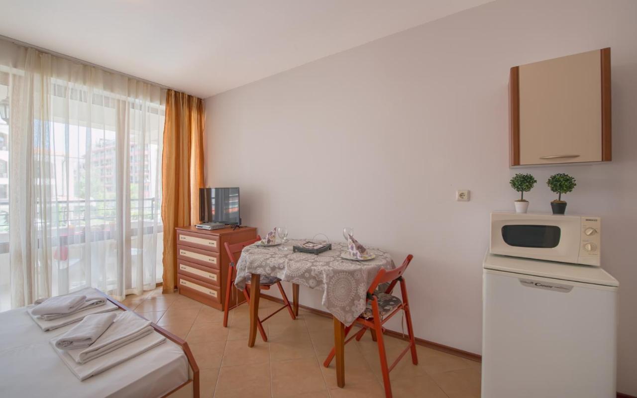 Chateau Del Mar Holiday Apartments Sunny Beach Exterior photo