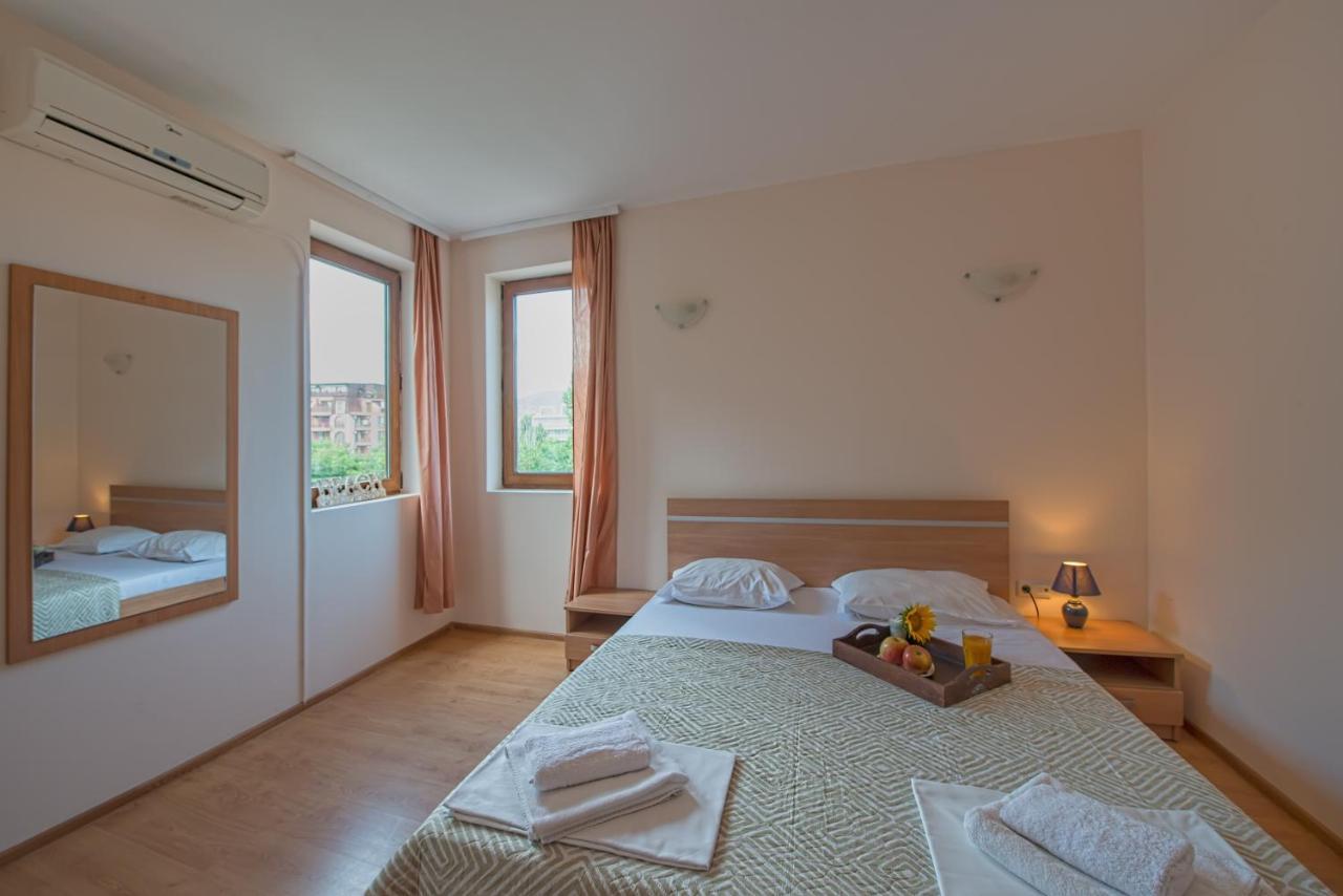 Chateau Del Mar Holiday Apartments Sunny Beach Exterior photo