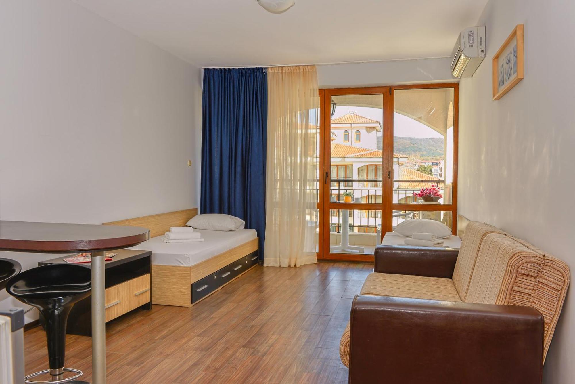 Chateau Del Mar Holiday Apartments Sunny Beach Exterior photo